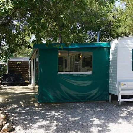 Campeggio Met Buitenkeuken Op Lei Suves - Joycasa *