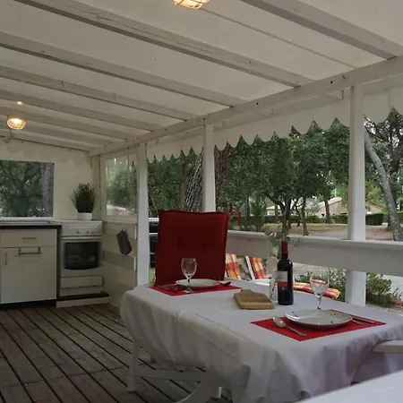 Met Buitenkeuken Op Leï Suves - Joycasa Camping Roquebrune-sur-Argens