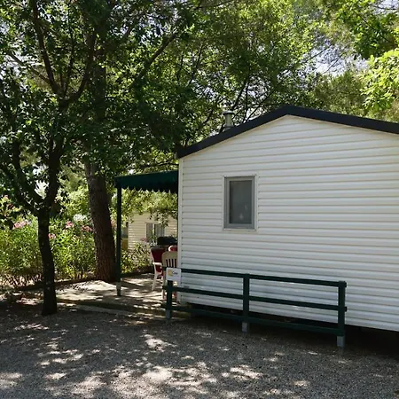 Met Buitenkeuken Op Lei Suves - Joycasa Campsite *