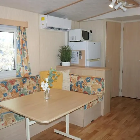 Met Buitenkeuken Op Lei Suves - Joycasa Campeggio *