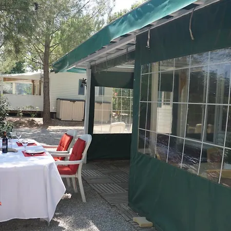 Met Buitenkeuken Op Leï Suves - Joycasa *