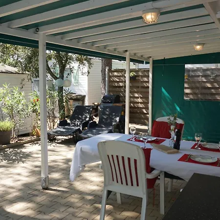 Met Buitenkeuken Op Leï Suves - Joycasa Camping Roquebrune-sur-Argens