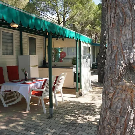 Met Buitenkeuken Op Leï Suves - Joycasa Camping