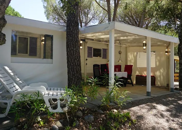 Met Buitenkeuken Op Lei Suves - Joycasa