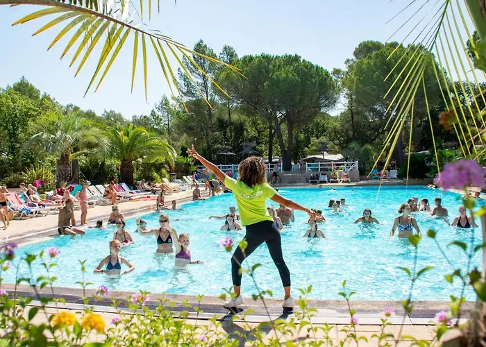 Met Buitenkeuken Op Lei Suves - Joycasa Campeggio