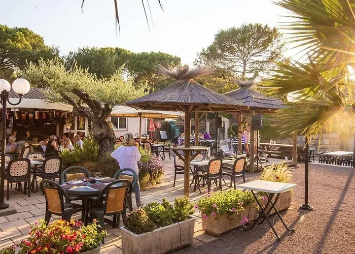 Met Buitenkeuken Op Lei Suves - Joycasa