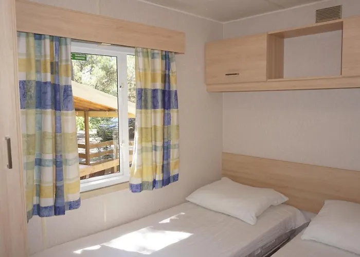 Campeggio Met Buitenkeuken Op Lei Suves - Joycasa